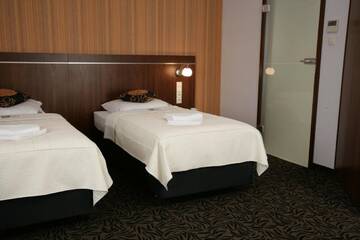 Фото номера Двухместный номер с 1 кроватью или 2 отдельными кроватями Отель Hotel Azyl г. Конты-Вроцлавске 2