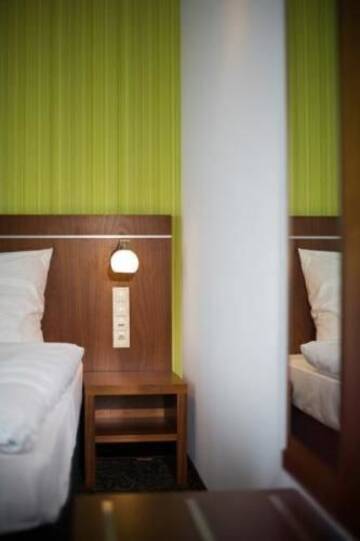 Фото номера Двухместный номер с 1 кроватью или 2 отдельными кроватями Отель Hotel Azyl г. Конты-Вроцлавске 4