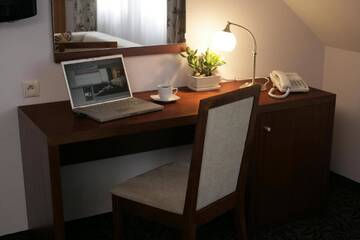 Фотографии Отель Hotel Azyl г. Конты-Вроцлавске (Польша) №2 Фото Отель Hotel Azyl г. Конты-Вроцлавске 2